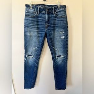 American Eagle Men’s Airflex Distressed Skinny Jeans. Great condition. 31”x32”